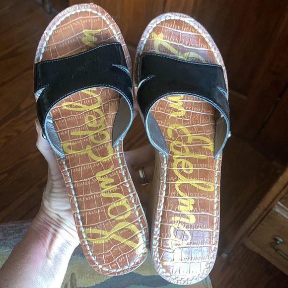 Sam Edelman black patent leather wedges w/ brown leather insole, rubber bottom 7 - Picture 6 of 11